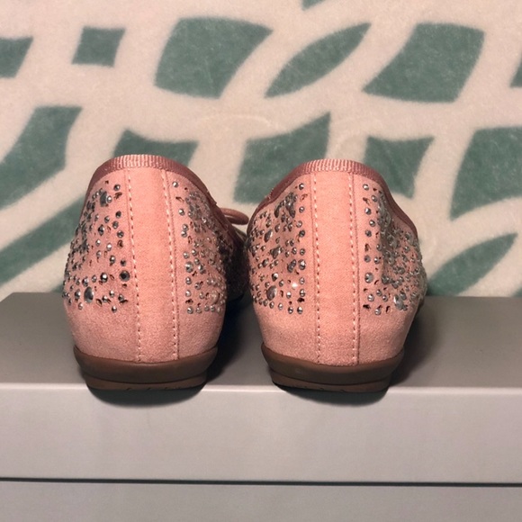 Cliffs by White Mountain Myriam Flats - Picture 7 of 8